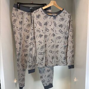 Harry Potter Women’s Gray Pajama Set